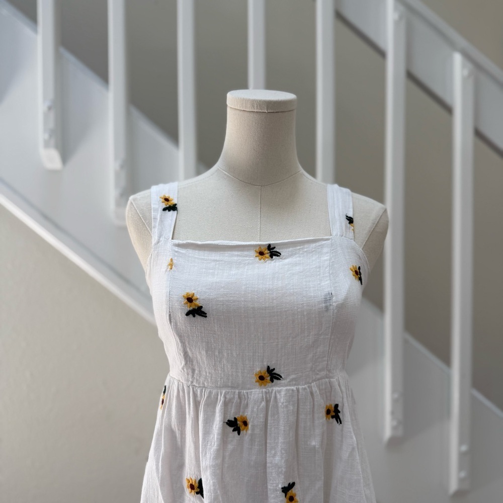 Rewind Floral Sunflower Embroidered White Mini Summer Sundress Size Large - Picture 4 of 13